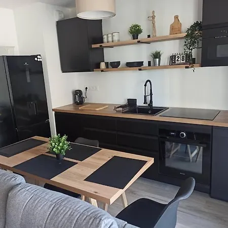 Centre Ville, Parking, Transport En Commun Au Pied De L'immeuble Apartmán
